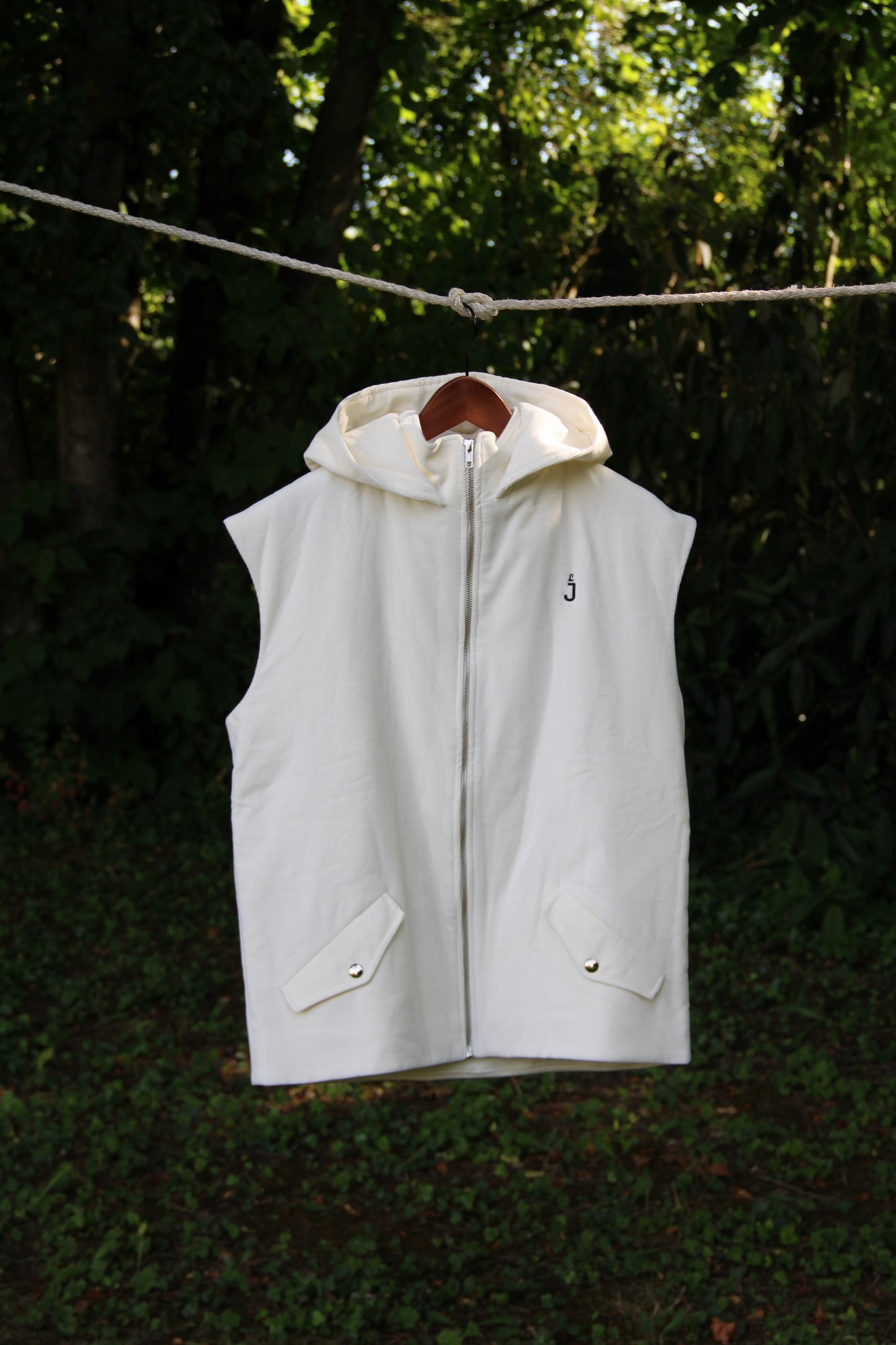 MAKAR : veste sans manches en velours côtelé de coton bio